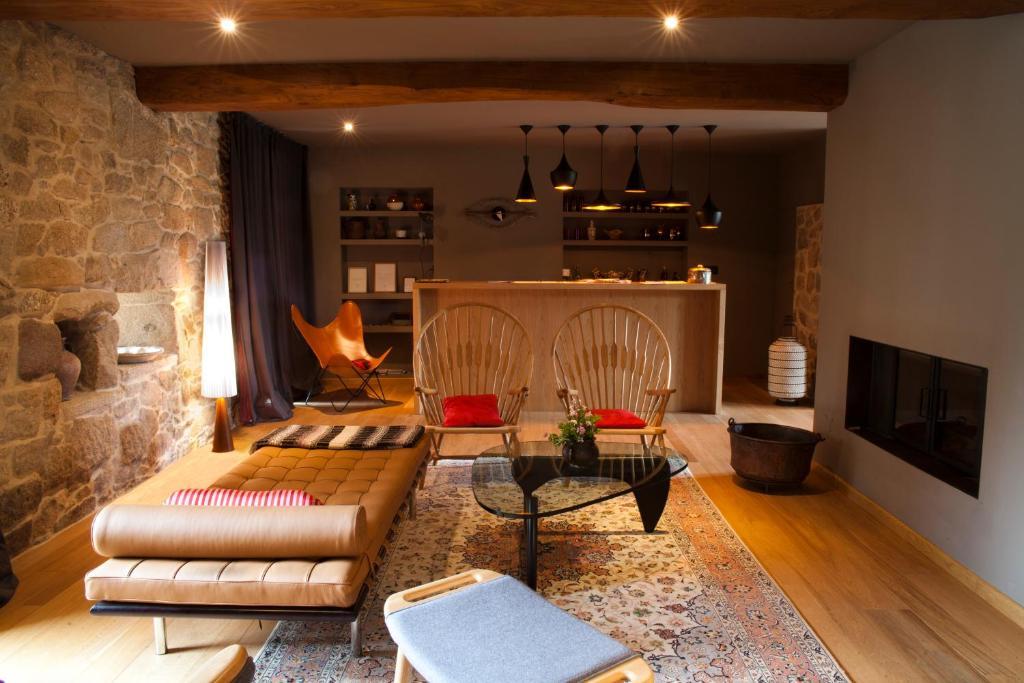 Os Lambrans Guest House Padron Bagian luar foto