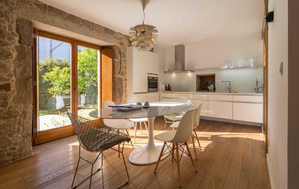 Os Lambrans Guest House Padron Bagian luar foto