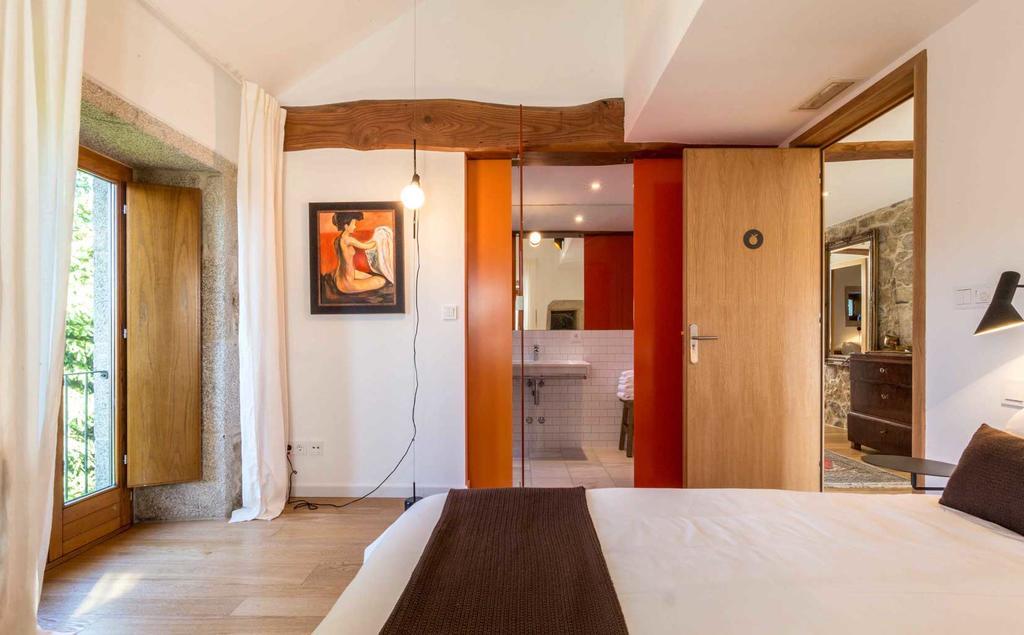Os Lambrans Guest House Padron Bagian luar foto