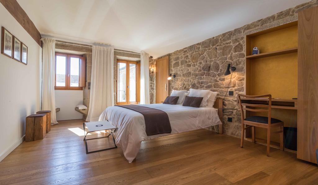 Os Lambrans Guest House Padron Bagian luar foto